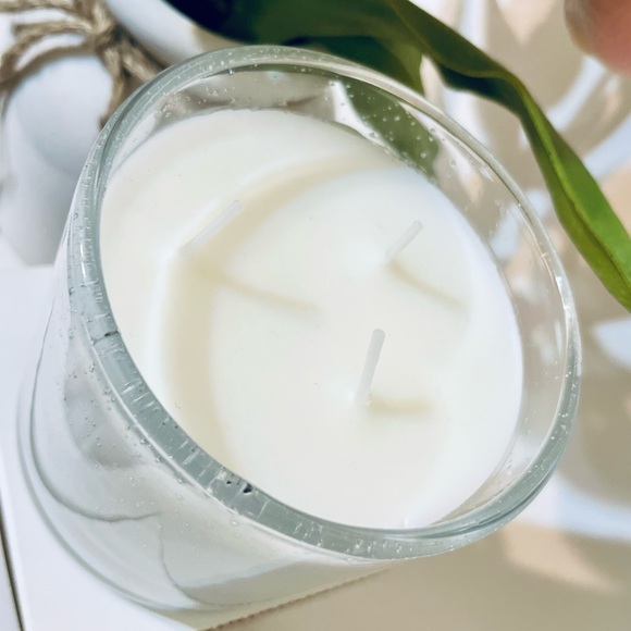 Chateau De Versailles “Chapelle Royale” Scented Candle - Picture 5 of 9